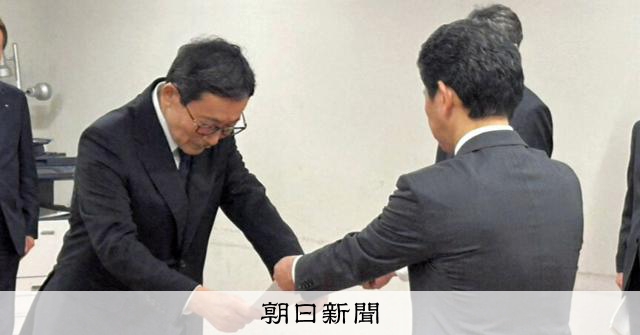 大型船など3隻を使用停止へ　東海汽船社長「進退含め、早急に対応」：朝日新聞