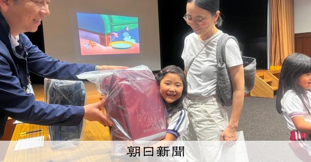 うきは市、新1年生にモンベルの軽量通学リュック「わんパック」を無償配布